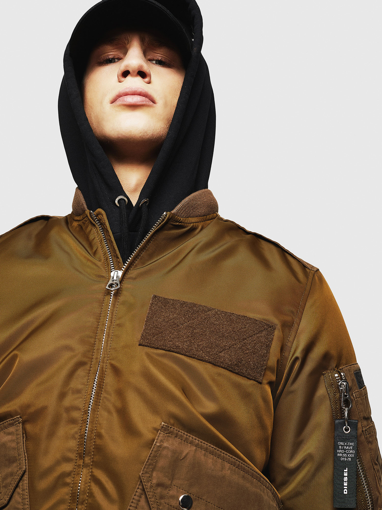 diesel-00SYI9_0HATA_512_B